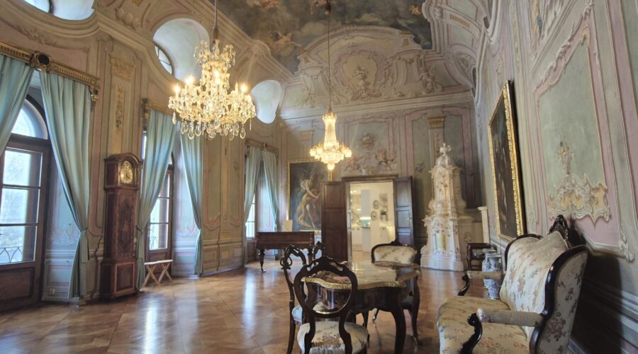 Schloss Murska Sobota: „Kustosi predstavljajo“ – Kuratorinnen und Kuratoren präsentieren