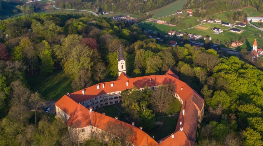 Schloss Grad: Internationale Künstlerkolonie Goričko